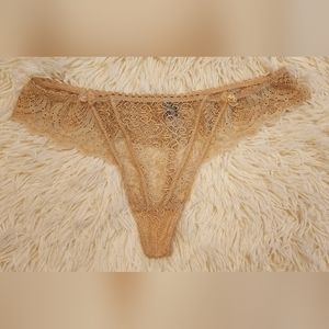 VINTAGE BEIGE WITH MOTHER OF PEARL MEDIUM PANTIES